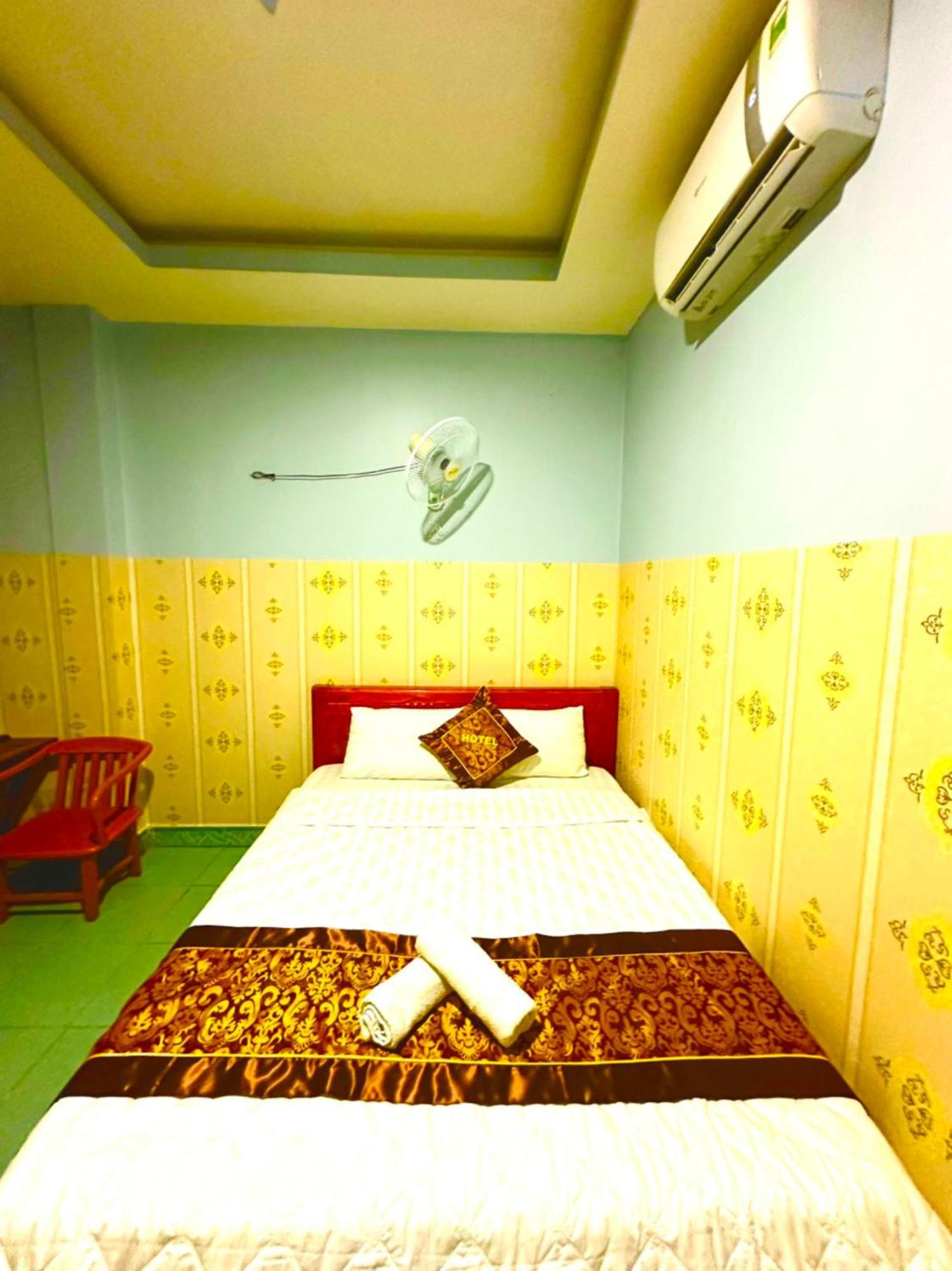 Nhu Quynh Hotel Hcm โฮจิมินห์ซิตี้ ภายนอก รูปภาพ